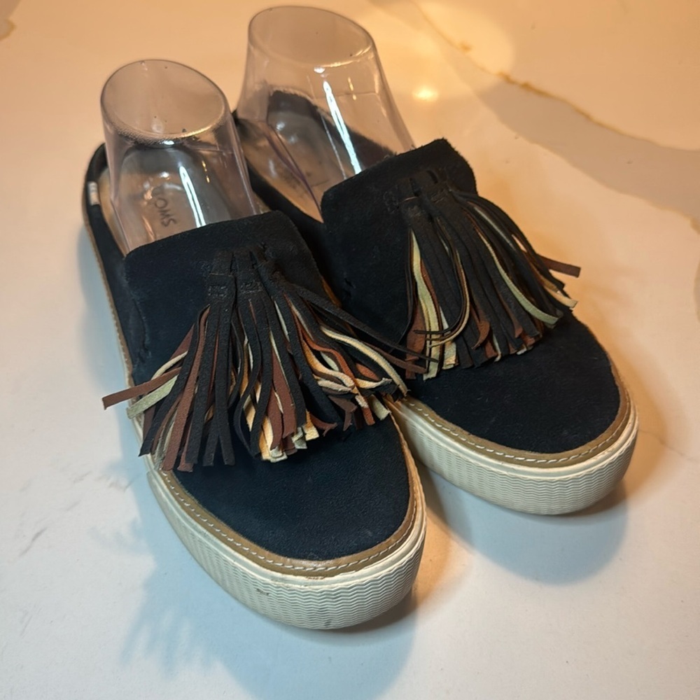 TOMS Tassel Sunrise Slip-On Sneaker - Size 5